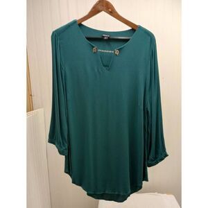 Torrid long sleeve green light weight blouse Size 1 / XL